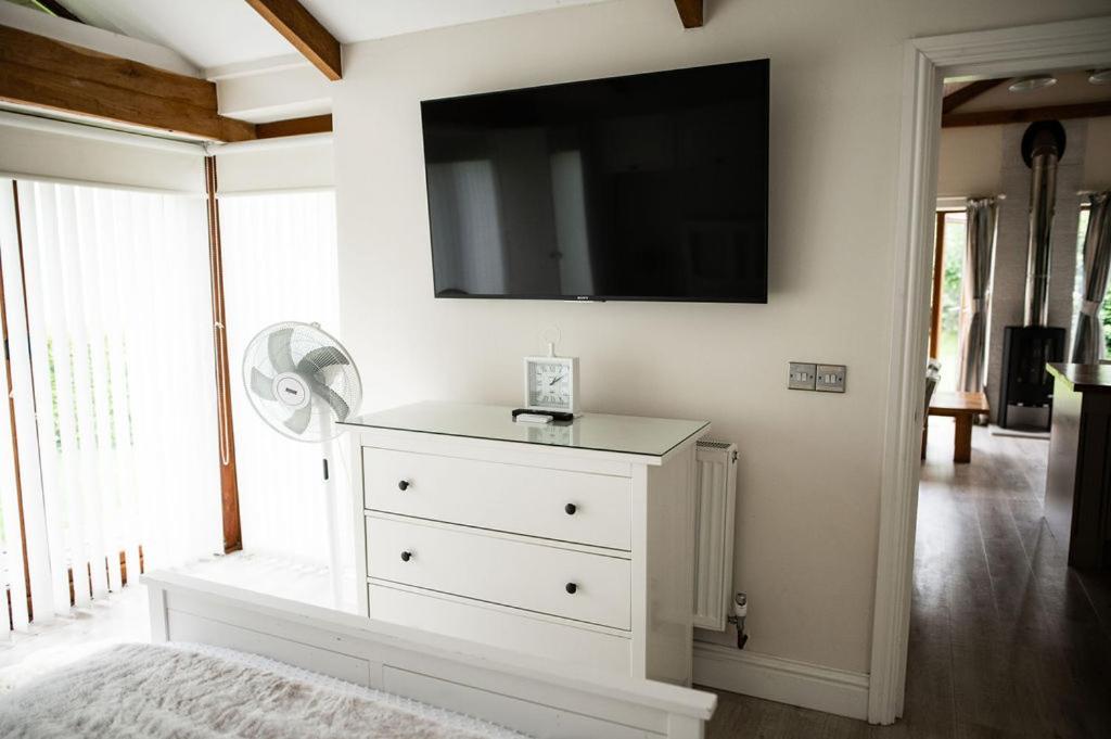 The Anchorage & The Tackleshed Hotel Llancarvan Quarto foto